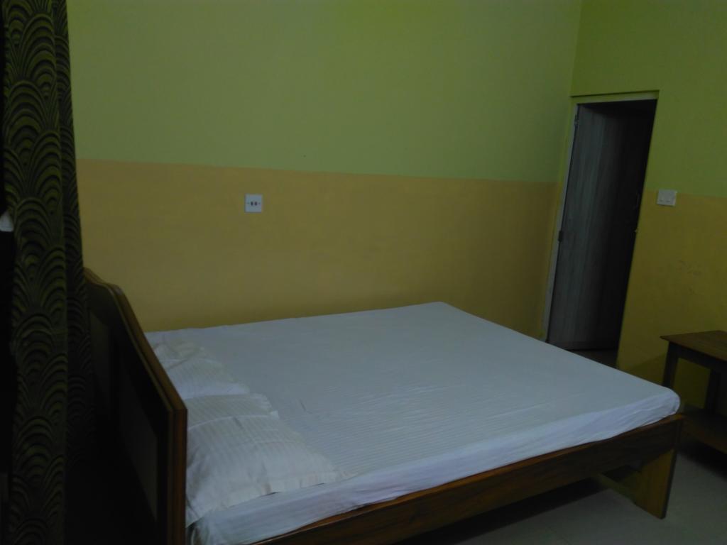 India Tours Only Kavita Guest House 볼푸르 외부 사진