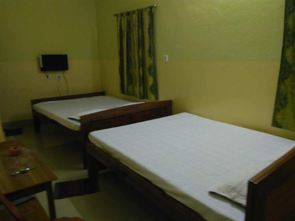 India Tours Only Kavita Guest House 볼푸르 외부 사진