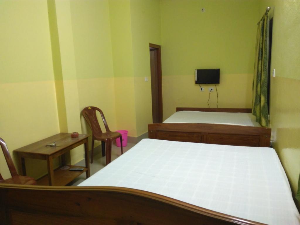 India Tours Only Kavita Guest House 볼푸르 외부 사진
