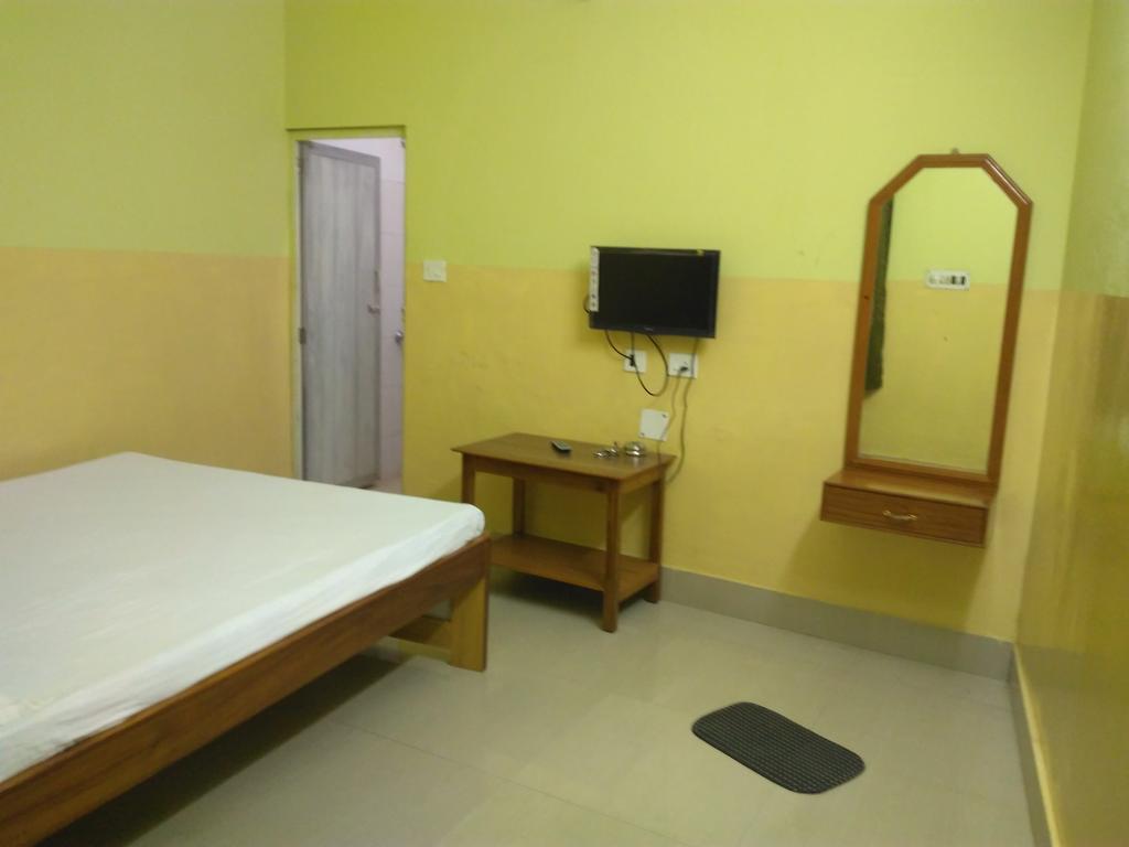 India Tours Only Kavita Guest House 볼푸르 외부 사진
