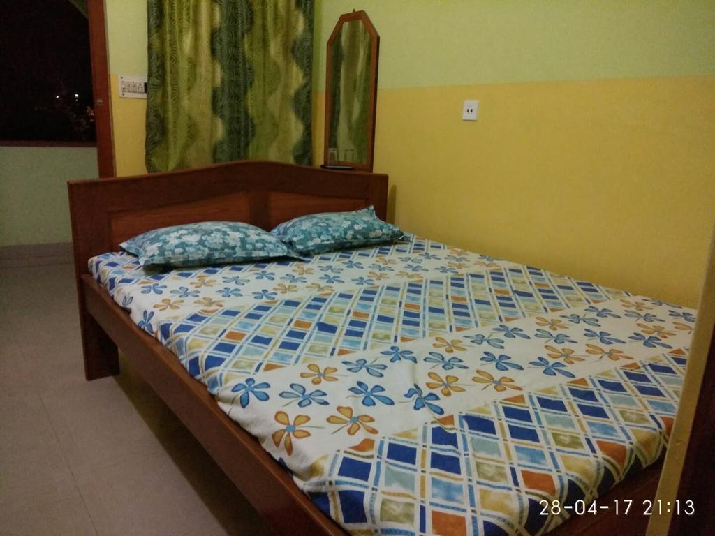 India Tours Only Kavita Guest House 볼푸르 외부 사진