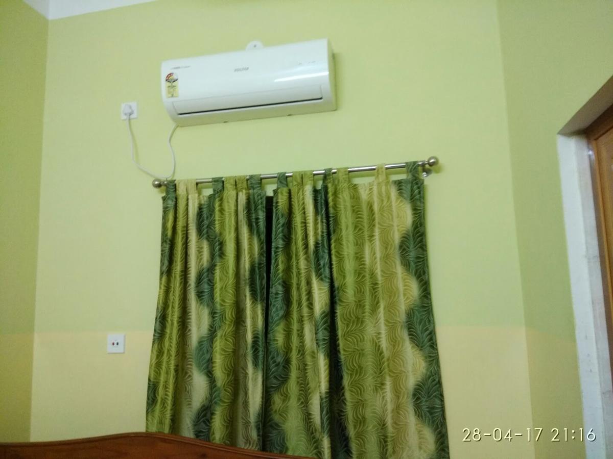 India Tours Only Kavita Guest House 볼푸르 외부 사진