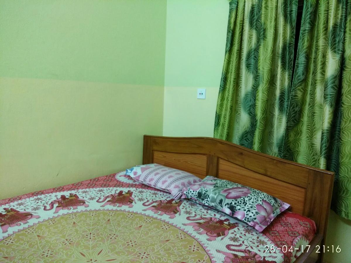 India Tours Only Kavita Guest House 볼푸르 외부 사진